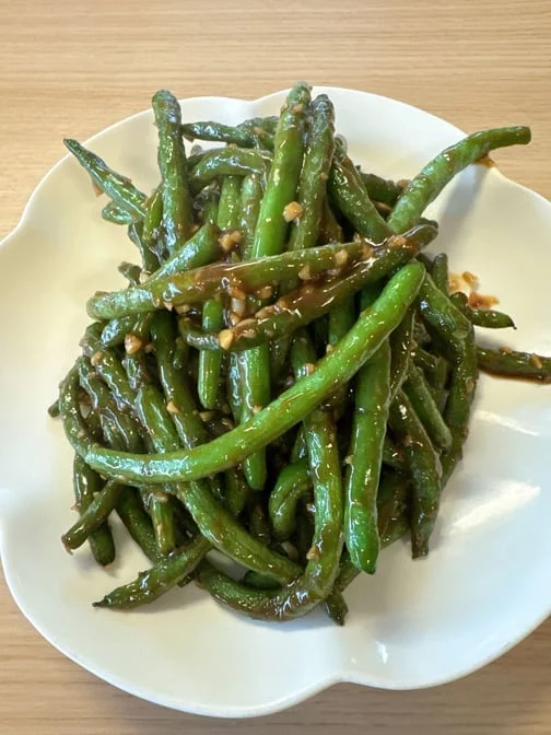 611. Sautéed String Beans with Garlic Sauce